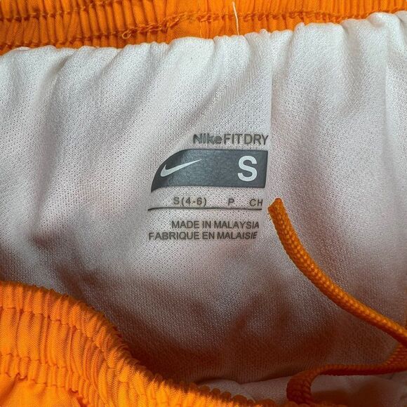 Nike Dri-Fit Women's Tempo Running Shorts - Picture 6 of 8